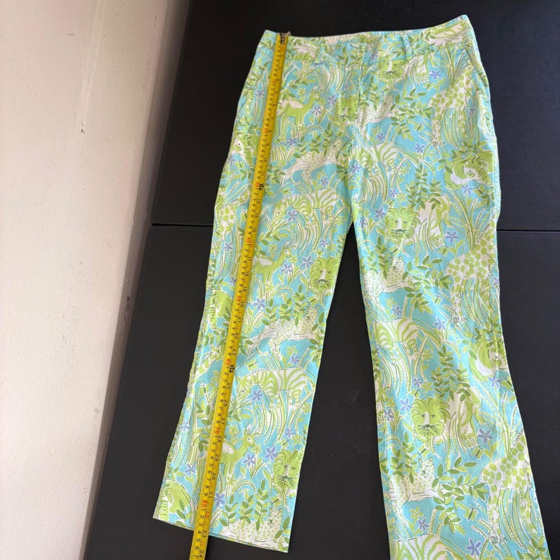 Vintage 90s Lilly Pulitzer Jungle Animals Print Cropped Pants Size 4 Blue Green image 9