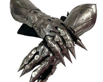 Spiked Medieval Gauntlets – Steel Armored Gloves for LARP, Cosplay & Display – Gothic Knight Armor Gloves
