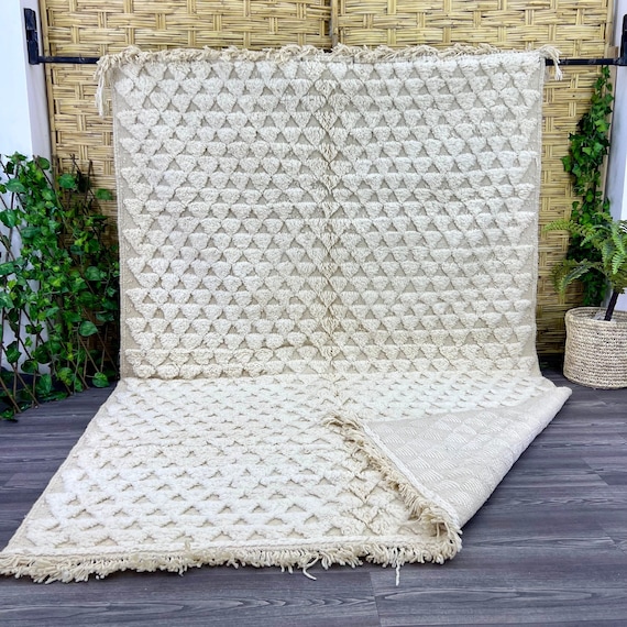 Moroccan creamy beni ouarain  rug | Large Moroccan rug | handwoven soft wool rug | Hadmade Off white area rug