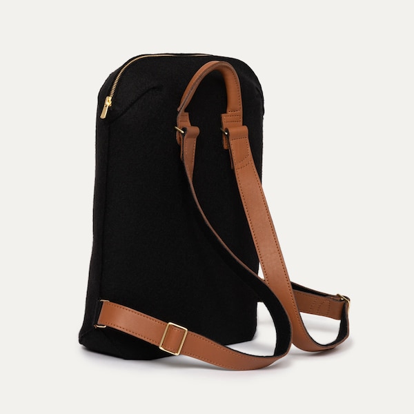 Sac à dos en feutre de laine Noir et cuir de veau Camel unisex / iner Capsule