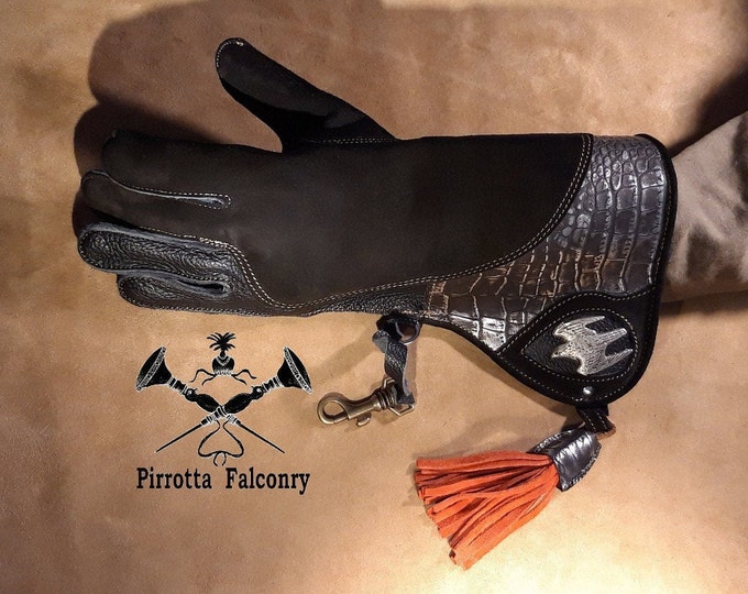 Featured listing image: Falconry glove - Sculpture glove - Leather falconry glove - Falconry equipment - Falconry gift - Medieval - Handmade in Italy