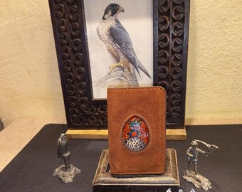 Portafoglio per carte di credito e banconote con Falco con cappuccio, Regalo per falconiere, Fatto a mano in Italia, Vera pelle italiana