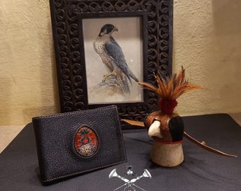 Portafoglio per carte di credito e banconote con Falco con cappuccio, Regalo per falconiere, Fatto a mano in Italia, Vera pelle italiana
