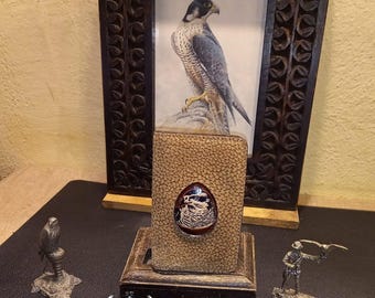 Portafoglio per carte di credito e banconote con Falco con cappuccio, Regalo per falconiere, Fatto a mano in Italia, Vera pelle italiana