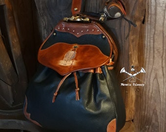 Falconer's Bag -  Leather bag - Falconry Bag - Hunting bag - Personalized Bag - Medieval - Genuine Italian Leather - Hand Made in Italy