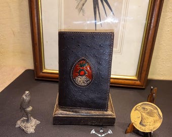 Portafoglio per carte di credito e banconote con Falco con cappuccio, Regalo per falconiere, Fatto a mano in Italia, Vera pelle italiana