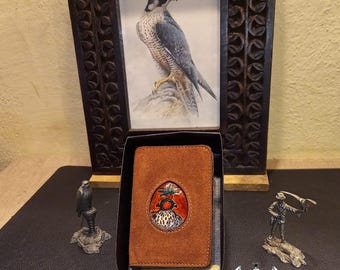 Portafoglio per carte di credito e banconote con Falco con cappuccio, Regalo per falconiere, Fatto a mano in Italia, Vera pelle italiana