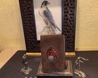 Portafoglio per carte di credito e banconote con Falco con cappuccio, Regalo per falconiere, Fatto a mano in Italia, Vera pelle italiana