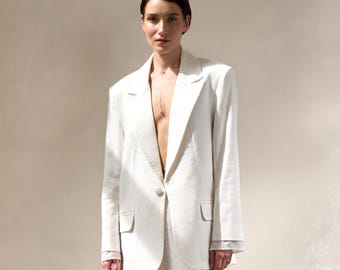 casual dress jacket womens How to Dress Up A Casual Look With Outerwear : Members Only