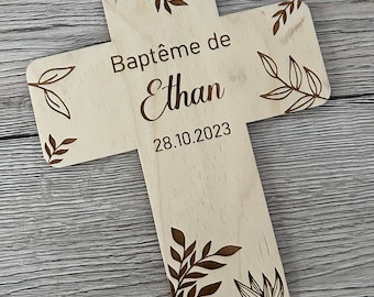 Croix en bois personnalisée baptême et communion