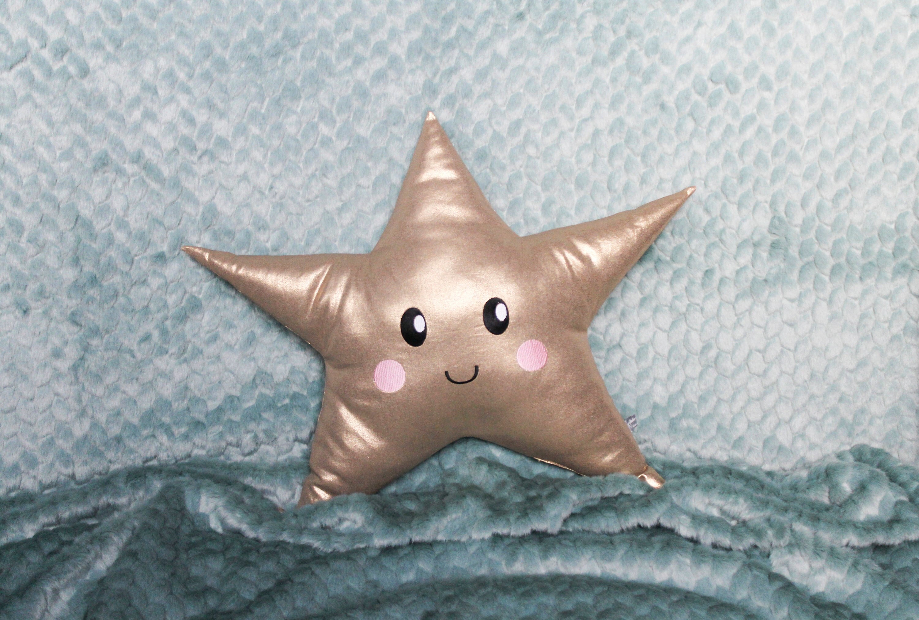 Coussin Étoile Kawaii Trop Mignonne Toile 100% Coton Enduit Doré Ouate Polyester Visage Coquin Brodé