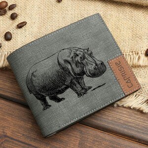 Cartera con diseño de hipopótamo / Cartera para hombres y mujeres amantes de la vida salvaje / Cartera personalizada con diseño de hipopótamo / Cartera de safari africano / Idea de regalo para amantes de los animales