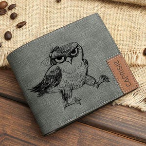 Cartera de búho divertida para hombre y mujer / Cartera grabada personalizada / Regalo personalizado para amantes de los búhos / Cartera única con temática de bosque