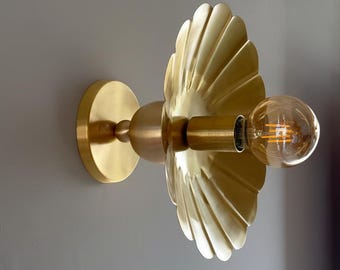 Scallop Brass Wall Sconce - Art Deco Shell Light Fixture