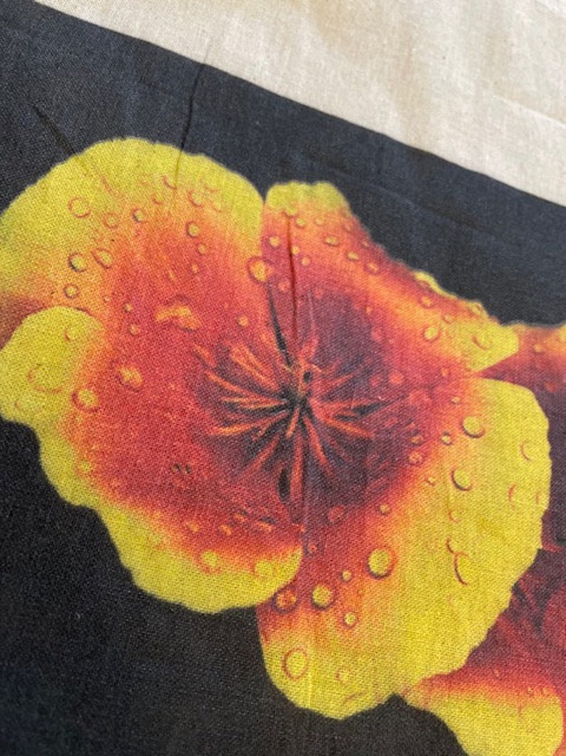 Tote BagsPrinted Tote BagReusable BagTrendy Tote BagCanvas Tote BagShopping BagArt Tote BagShoulder BagRetro Style BagFloral Print