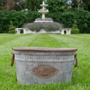 FORÉT Flowers & Garden Steel Handle Industrial Rustic Metal Hand Forged Outdoor Garden Flower Bed Planter Pot Bucket Trough