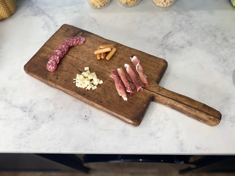 Forêt rustic solid oak wood cutting pizza charcuterie board serving board serve plate platter paddle with handle image 3