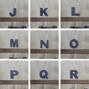 FORÉT Letrero de letra para casa de puerta pequeña, hierro antiguo rústico, placa de etiqueta forjada a mano, hierro fundido hecho a mano recuperado vintage A-Z 50 mm