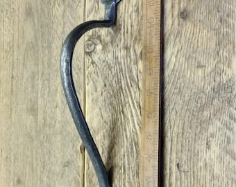 FORÉT Marshall Pull Handle Rustic Antique Iron Hand Forged Pub Door Plate Vintage Reclaimed Handmade Cast Iron Handle