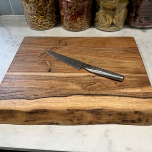 Forêt Live Edge Rustik Skärbräda i massivt akaciaträ, kraftig serveringsbräda i slaktblock