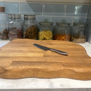 Tabla de cortar de madera maciza de roble, nogal, fresno e iroko de Forêt Live Edge, rústica, resistente, para servir