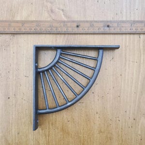 Par de soportes para estantes de pared FORET de acero fundido macizo, rústicos, industriales, de alta resistencia, estilo Sunrise, en hierro antiguo