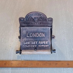 Forêt London Industrial Rustic Hand Forged Wood Handle Vintage Toilet Roll Holder with Lid in Antique Iron