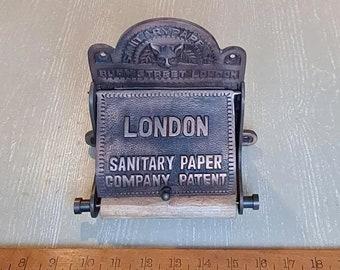 Forêt London Industrial Rustic Hand Forged Wood Handle Vintage Toilet Roll Holder with Lid in Antique Iron