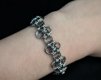 Pulsera gruesa alternativa a la cota de malla de acero inoxidable hecha a mano