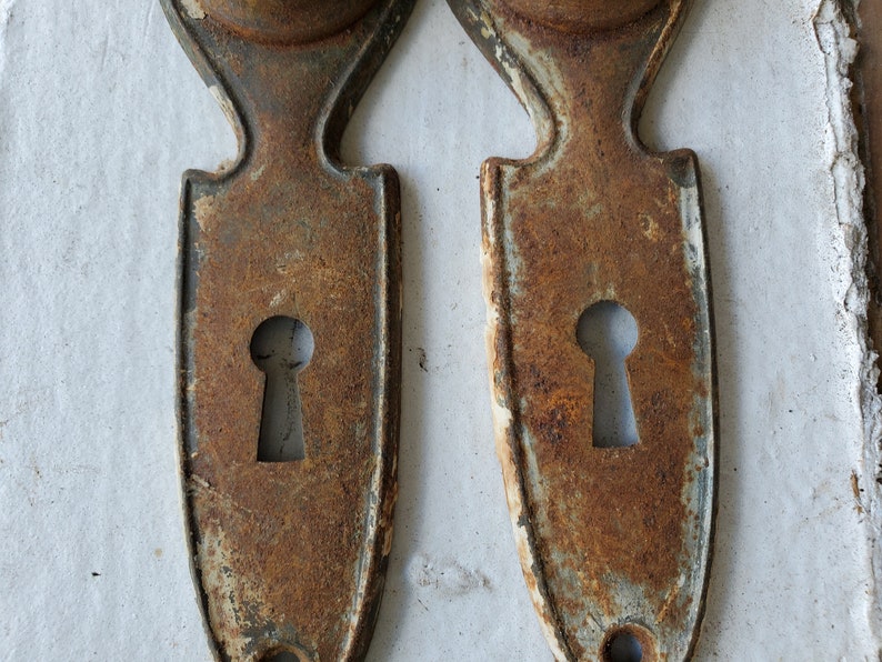 Vintage Set of 2 Key Plates Etsy