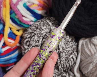 Ergonomic Crochet Hook, Beetlejuice inspired Crochet Hook, Glitter Crochet Hook, Crochet Hook