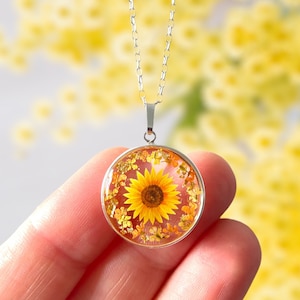 Sunflower necklace, sunflower pendant, pressed flower necklace, real flower jewellery, botanical jewellery, yellow necklace, sunflowers