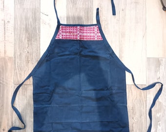 Guatemalteekse Maya keukenschort | Stijl-001 | Marineblauw met borduurwerk | Inheems ontwerp | Handgemaakt