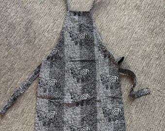 Keniaanse keukenschort | GEMAAKT IN KENIA | Inheems ontwerp Zebraprint | Handgemaakt | Volwassen