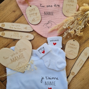 Pregnancy announcement - pregnancy tests - personalized key rings - family announcement - aunt - uncle - grandma - grandpa - dad announcement