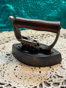 Tiny IRON W/ Wooden Black Handle // Antique Vintage Iron
