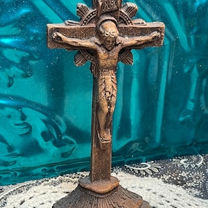 vintage small wood look resin standing or hanging crucifix- Altar crucifix- aged
