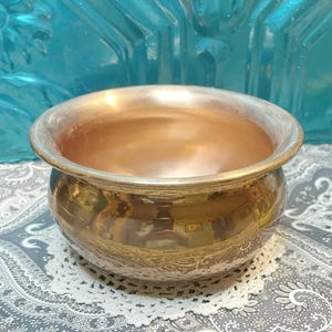 Vintage copper bowl planter - aged