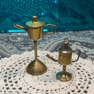 Oil Lamp, Small 4.5 Brass Table Lamp with Handle and Flame Snuffer, Betty  Cruissie Whale Oil Working, Retro M…