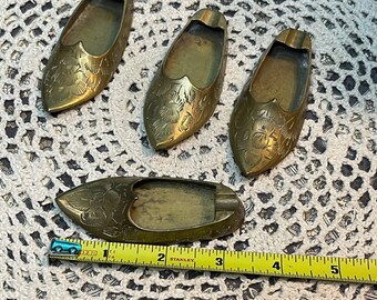 Vintage Small Brass Shoe Mini Ashtray- Etched - Set of 4 - Etsy Vintage Small Brass Shoe Mini Ashtray- Etched - Set of 4 - Etsy