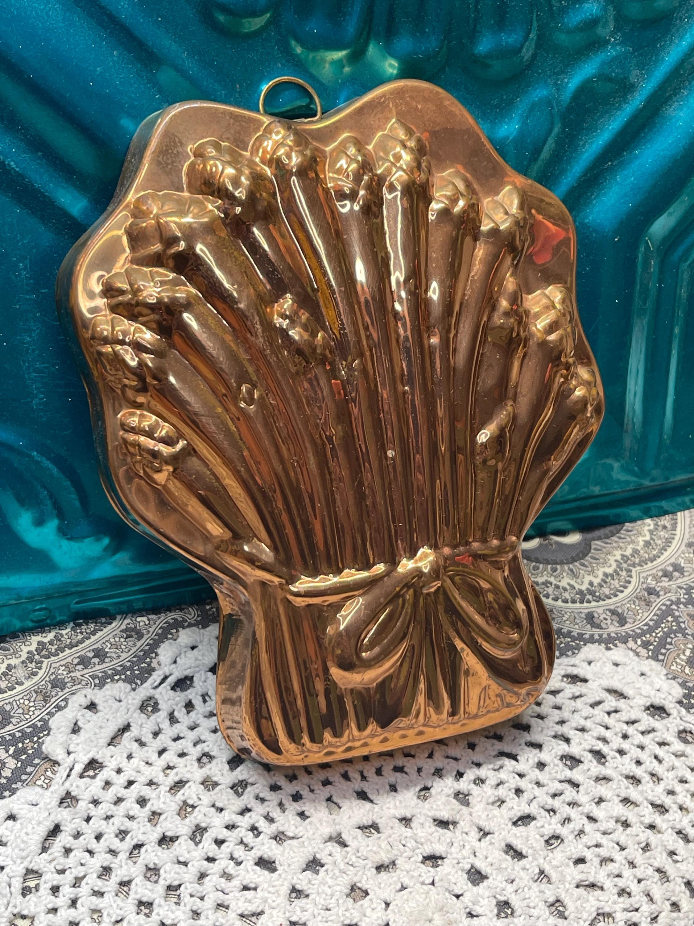 Vintage Copper or Copper Plated Mold Bundle of Asparagus - Wall