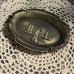 Vintage small New York metal ashtray- plate - coin tray - souvenir