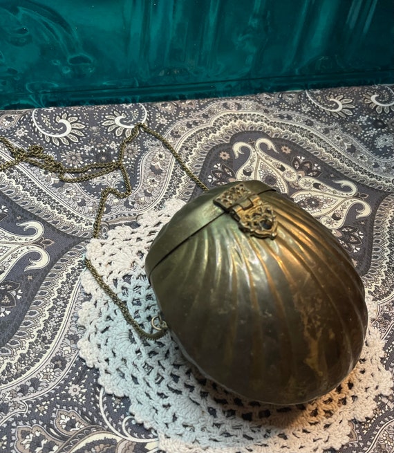 Antique or Vintage Small Brass Clam Shell Purse With Purple Lining Filigree Closure on Chain Aged Etsy