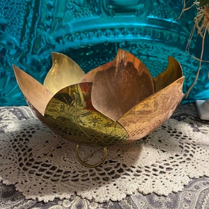 Vintage unique copper and brass bowl - centerpiece with ring feet - Mexico