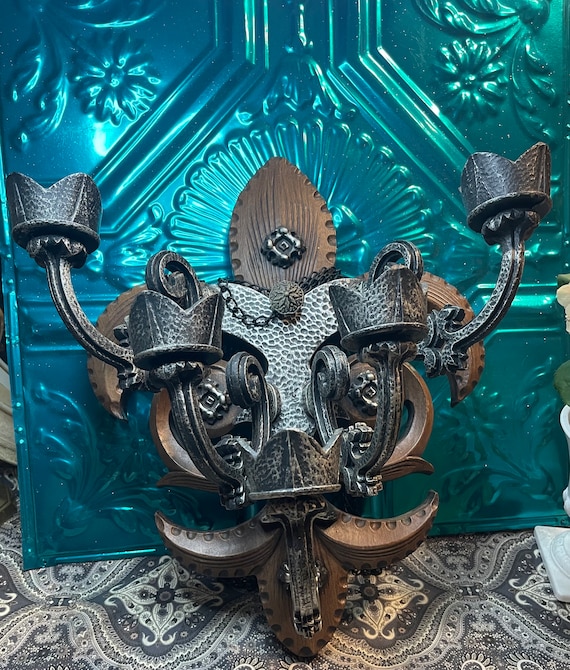 Vintage Large Plastic Fleur De Lis Gothic Medieval Style Wall Sconce With Removable Chains Etsy