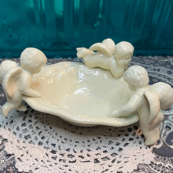 Vintage ceramic or porcelain cherub soap dish or trinket dish