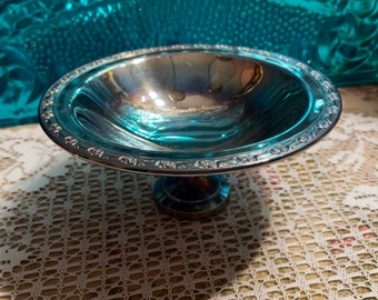 Dollhouse Miniature Silver Decorative Bowl on Pedestal Stand ~ B1484 