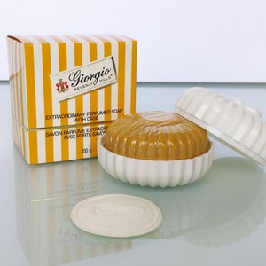 Giorgio Beverly Hills Extraodinary Perfumed Soap 100 gr/3.5 oz. With Case Simply Perfect