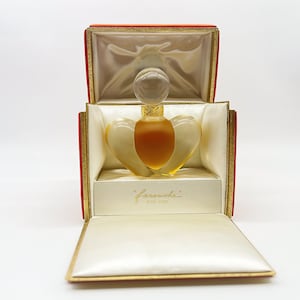 Farouche (1973) Nina Ricci Pure Perfume/Extrait 30 ml/1 fl.oz.  Crystal Bottle signed by Marc Lalique, un Original Case, Simply Fantastic