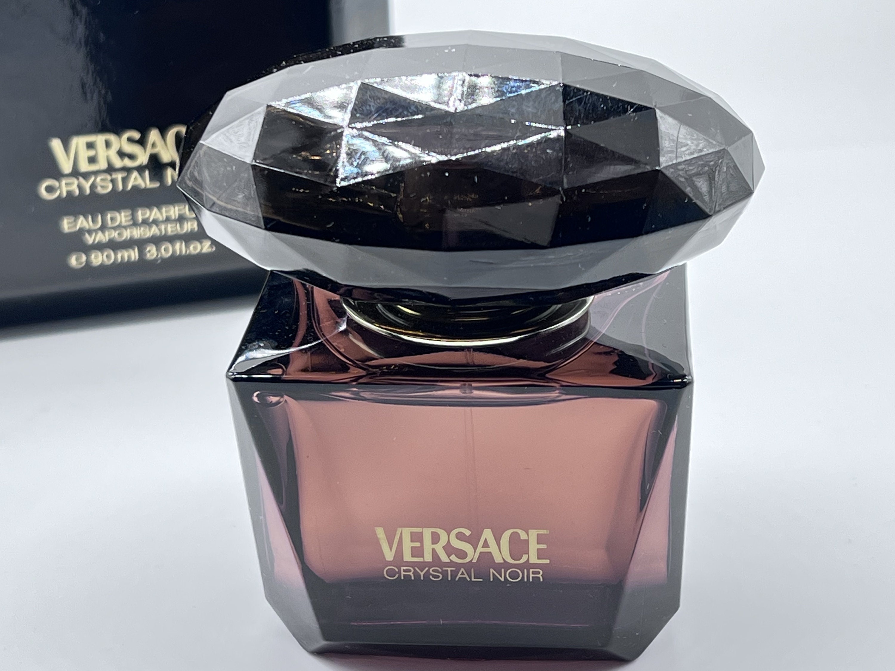 Туалетная вода версаче кристалл. Versace Crystal Noir EDP 90. Versace Crystal Noir EDP 90ml. Versace Crystal Noir EDP. Версаче хрусталь Ноир.